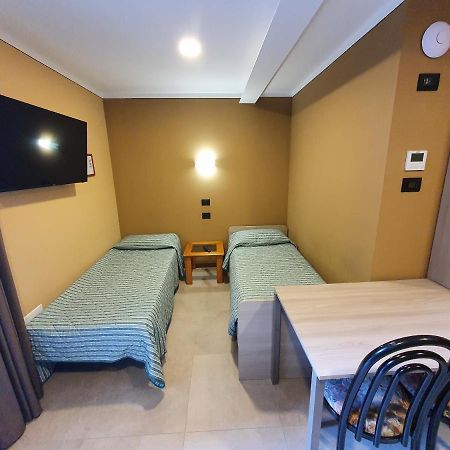 Azalea Rooms & Apartments Domo 3 5 바메노 외부 사진